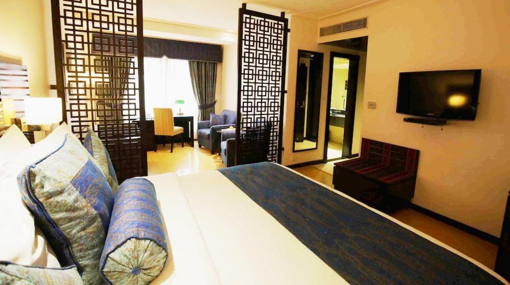 Park Lane Hotel Lahor Dış mekan fotoğraf